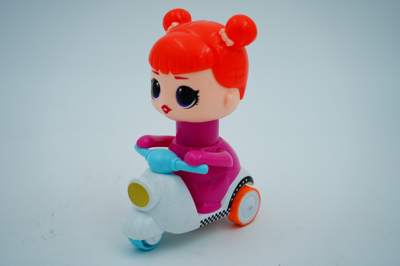 دختر موتور سوار